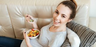 Sau khi sinh mổ xong nên kiêng ăn gì?