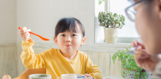 Nguyên nhân nào khiến con ăn nhiều nhưng không lớn?