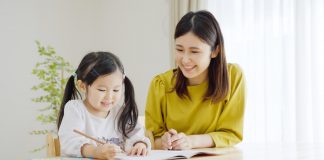 Mẹ nói 6 điều này cho con trước năm 14 tuổi, con cái ắt thành đạt thịnh vượng về sau