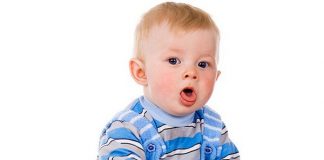 3 điều cha mẹ cần làm khi bé ho nôn trớ nhiều về đêm và sáng sớm