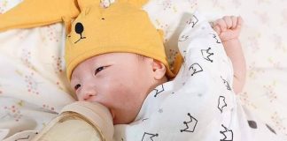 5 sai lầm khi sử dụng bình Moyuum mà mẹ nào cũng nên tránh review-binh-sua-moyuum-va-pigeon-2