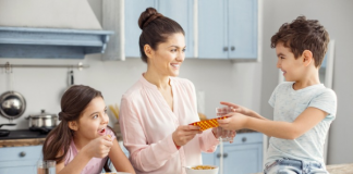 Các loại thuốc cho bé bố mẹ nhất định cần chuẩn bị sẵn trong dịp Tết