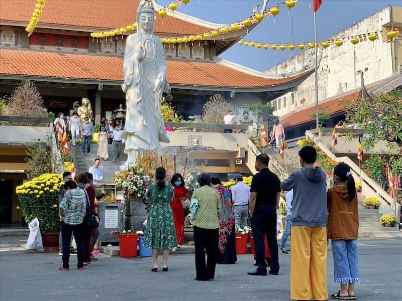 Should pregnant women go to pagodas at the beginning of the year? What needs to be avoided?