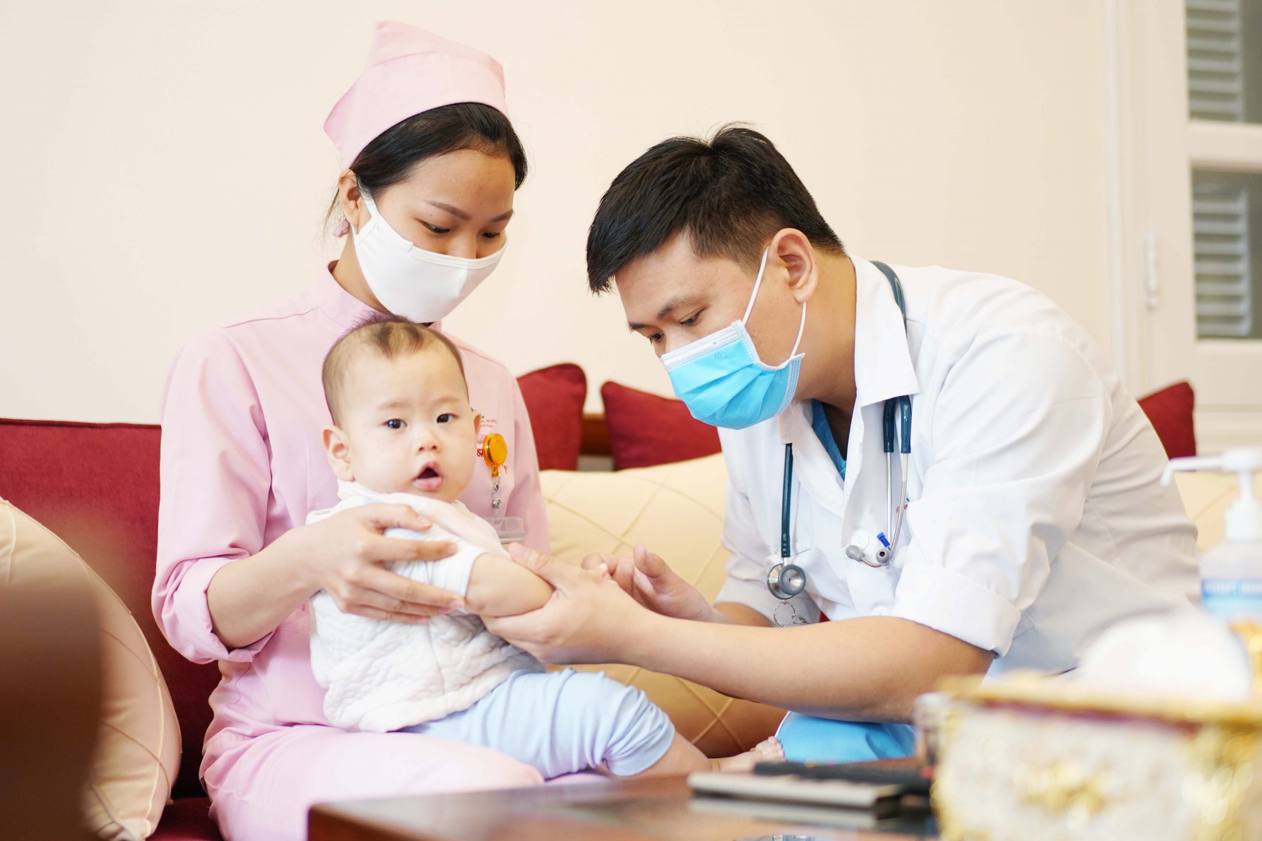 Review TOP 12 bác sĩ nhi giỏi có tâm ở Hà Nội