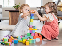 Góc lý giải: Có nên giáo dục sớm cho trẻ sơ sinh không?