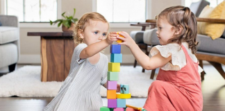 Góc lý giải: Có nên giáo dục sớm cho trẻ sơ sinh không?