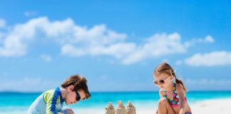 Đi du lịch cần mang theo gì? 10 đồ dùng cần thiết cho bé đi du lịch hè Di-du-lich-can-mang-theo-gi-3