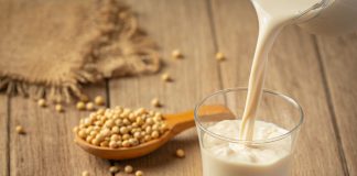 Phụ nữ sau sinh có nên uống sữa đậu nành? Một số lợi ích bất ngờ