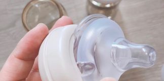 Độ mỏng của núm bình Moyuum như thế nào? Đánh giá chi tiết num-moyuum-so-2-cho-be-may-thang (1)