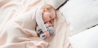 Nên mua chăn gì cho bé sơ sinh? Bí quyết chọn chăn cho bé?