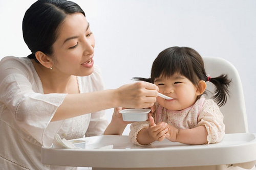 5 loại sữa chua được tin dùng cho bé trên 1 tuổi