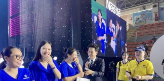 MC Trường Giang “khuấy đảo” Đồng diễn Yoga tại Festival Mẹ Bầu và Em Bé 2024 Hồ Chí Minh