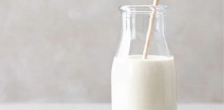 Sữa tươi với sữa bột pha sẵn: Lựa chọn nào phù hợp cho bé?