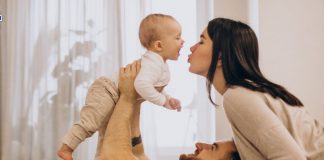 Cha cần làm gì để hỗ trợ mẹ trong việc nuôi con bằng sữa mẹ?