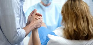 Chuyển dạ kéo dài là gì? Nguyên nhân và dấu hiệu nhận biết