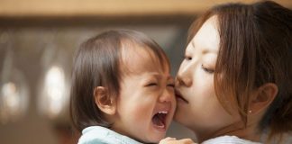 Trẻ 2 tuổi quấy khóc đêm tìm hiểu nguyên nhân và cách khắc phục