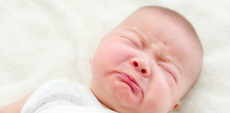 Làm gì khi trẻ quấy khóc không chịu ngủ? Lời khuyên cho ba mẹ