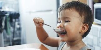 Bé ăn nhiều nhưng không tăng cân, không hấp thu, mẹ nên làm gì?