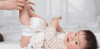 Trẻ sơ sinh đi ngoài hoa cà hoa cải có nhầy là hiện tượng gì?