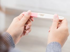 Thắc mắc: Chậm kinh bao lâu thì thử que lên 2 vạch?