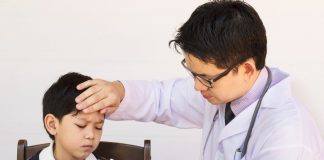 Hướng dẫn chăm sóc trẻ bị cúm A tại nhà giúp con mau khỏe