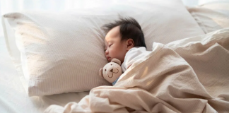 Cách giúp bé quay lại giấc ngủ sau những ngày Tết