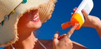 Tổng hợp 10 loại kem chống nắng nâng tone thần thánh, ai dùng cũng mê