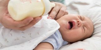 Khi nào nên đổi sữa cho trẻ sinh mổ? – Những dấu hiệu mẹ cần đặc biệt lưu ý