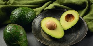 Mẹ sau sinh ăn bơ được không? Lợi ích và lưu ý quan trọng me-sau-sinh-an-bo-duoc-khong