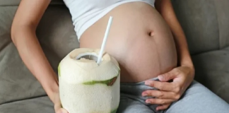 Giải đáp: Mẹ bị tiểu đường thai kỳ uống nước dừa được không?