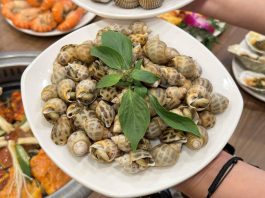 Mẹ sau sinh có ăn ốc được không? Có nên ăn hải sản sau sinh?