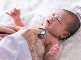 Trẻ sinh mổ bao lâu hết khò khè? Giải mã nguyên nhân và cách chăm sóc đúng cách trẻ sinh mổ hay khò khè