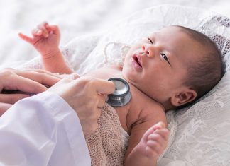 Trẻ sinh mổ bao lâu hết khò khè? Giải mã nguyên nhân và cách chăm sóc đúng cách trẻ sinh mổ hay khò khè