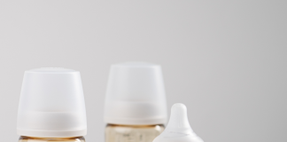 Có nên mua bình sữa Moyuum PPSU thế hệ 3 cho bé sơ sinh không?