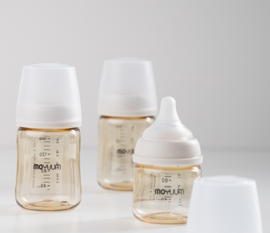 Có nên mua bình sữa Moyuum PPSU thế hệ 3 cho bé sơ sinh không?