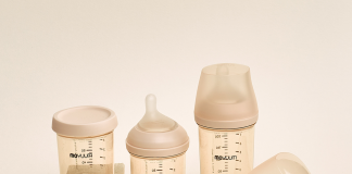 Bình sữa Moyuum Movaa có thiết kế thông minh giúp mẹ bỉm tiết kiệm thời gian