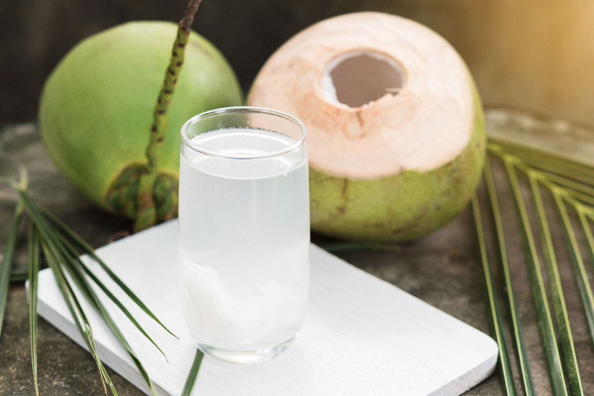 Uống nước dừa khi mang thai: TỔNG HỢP 8 LỢI ÍCH tuyệt vời