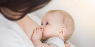 Cho con bú uống Panadol đỏ được không? Giải đáp từ chuyên gia