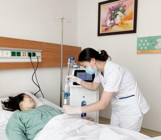 Chiếu tia plasma sau sinh bao nhiêu lần là đủ để vết thương nhanh lành?