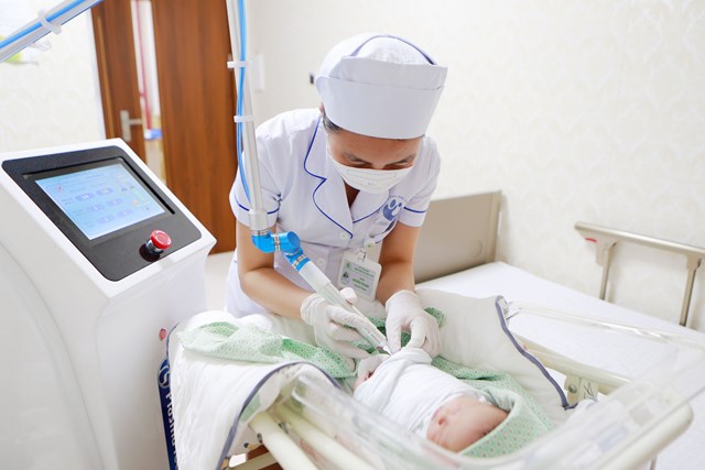 chiếu tia plasma cuống rốn mấy lần