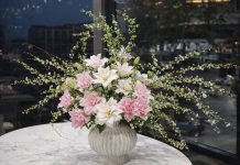 Cắm hoa tuyết mai với hoa gì đẹp ngày Tết? Gợi ý phối tuyết mai với hoa ly sang và hài hòa