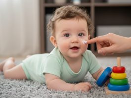 Khi nào cần bôi kem dưỡng ẩm cho bé? Dấu hiệu da bé đang thiếu ẩm mẹ nên biết