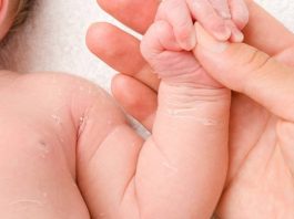 Da trẻ bị khô là thiếu chất gì? Những vi chất quan trọng mẹ thường bỏ sót