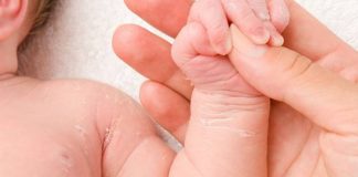 Da trẻ bị khô là thiếu chất gì? Những vi chất quan trọng mẹ thường bỏ sót