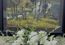 Cắm hoa tuyết mai ngày Tết sao cho đẹp? Hướng dẫn đầy đủ từ cách cắm đến phối hoa tinh tế