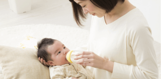 Lịch sinh hoạt bé 2 tháng chuẩn khoa học: mẹ nhàn hơn, bé ăn ngủ êm hơn lich-sinh-hoat-cho-be-2-thang