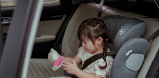 90% ba mẹ chưa biết cách giúp bé chịu ngồi ghế ô tô dễ dàng hơn