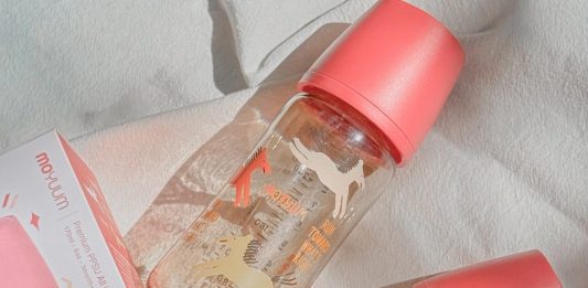 Review chi tiết bình sữa Moyuum PPSU Premium thế hệ 3 họa tiết ngựa binh-sua-ppsu-moyuum-premium-red-horse-1