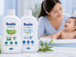 Con bị rôm sảy, mẩn ngứa mùa hè: Mẹ bận rộn vẫn có cách tắm thảo dược cho bé mà không cần đun nấu con-bi-rom-say-man-ngua-mua-he-2