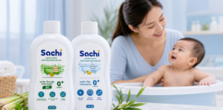 Con bị rôm sảy, mẩn ngứa mùa hè: Mẹ bận rộn vẫn có cách tắm thảo dược cho bé mà không cần đun nấu con-bi-rom-say-man-ngua-mua-he-2